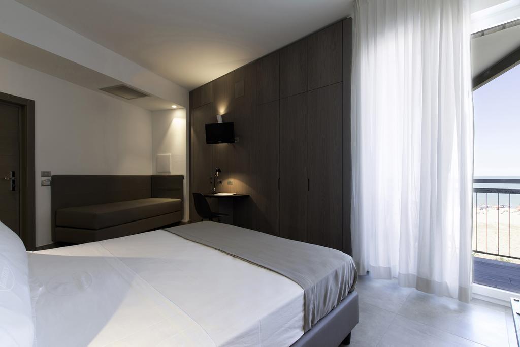 Hotel Eden Alba Adriatica Exteriör bild