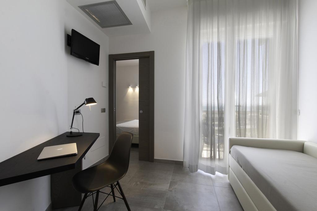 Hotel Eden Alba Adriatica Exteriör bild